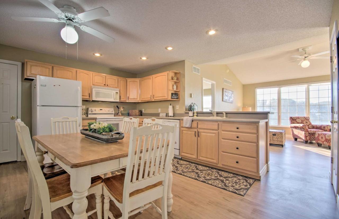 Waterfront Townhome With Private Dock And Lake Views Lake Ozark Eksteriør bilde