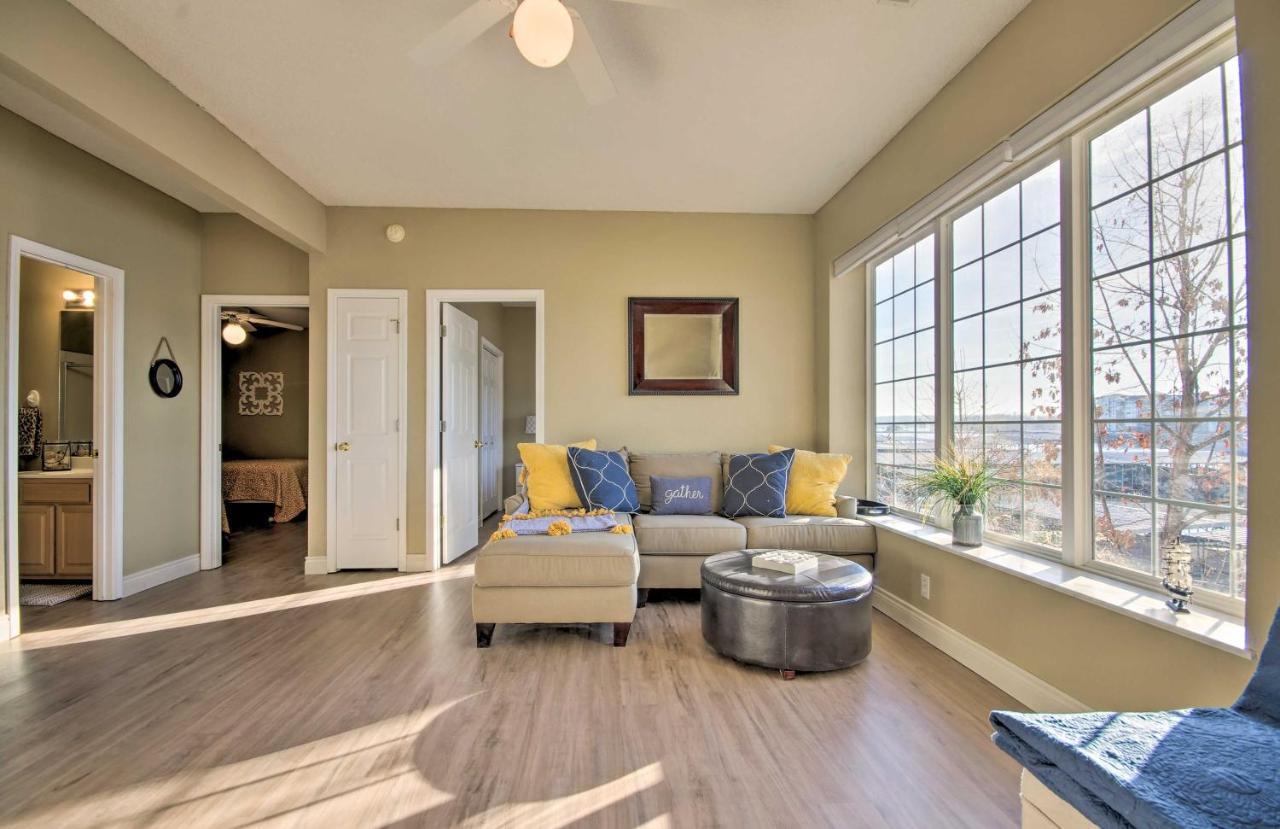 Waterfront Townhome With Private Dock And Lake Views Lake Ozark Eksteriør bilde